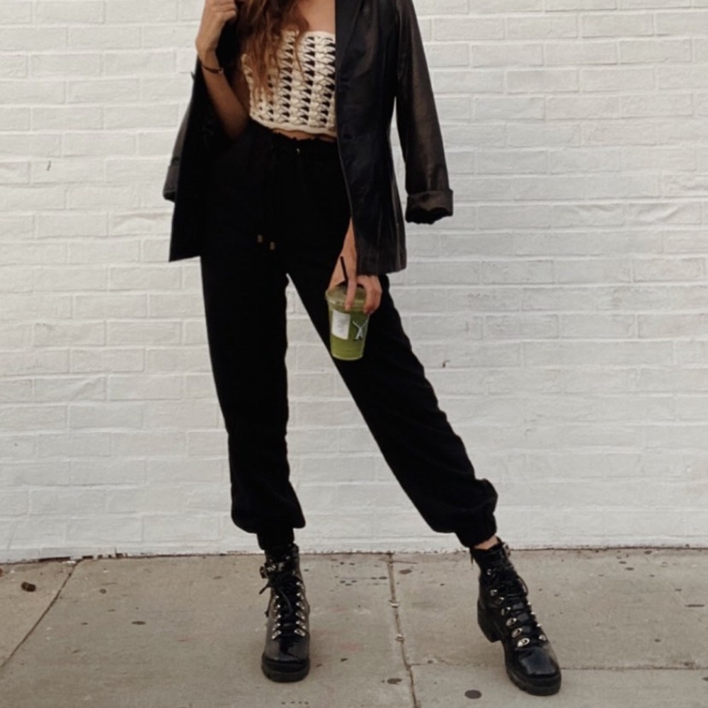 SOLD paperbag High-rise joggers 🖤